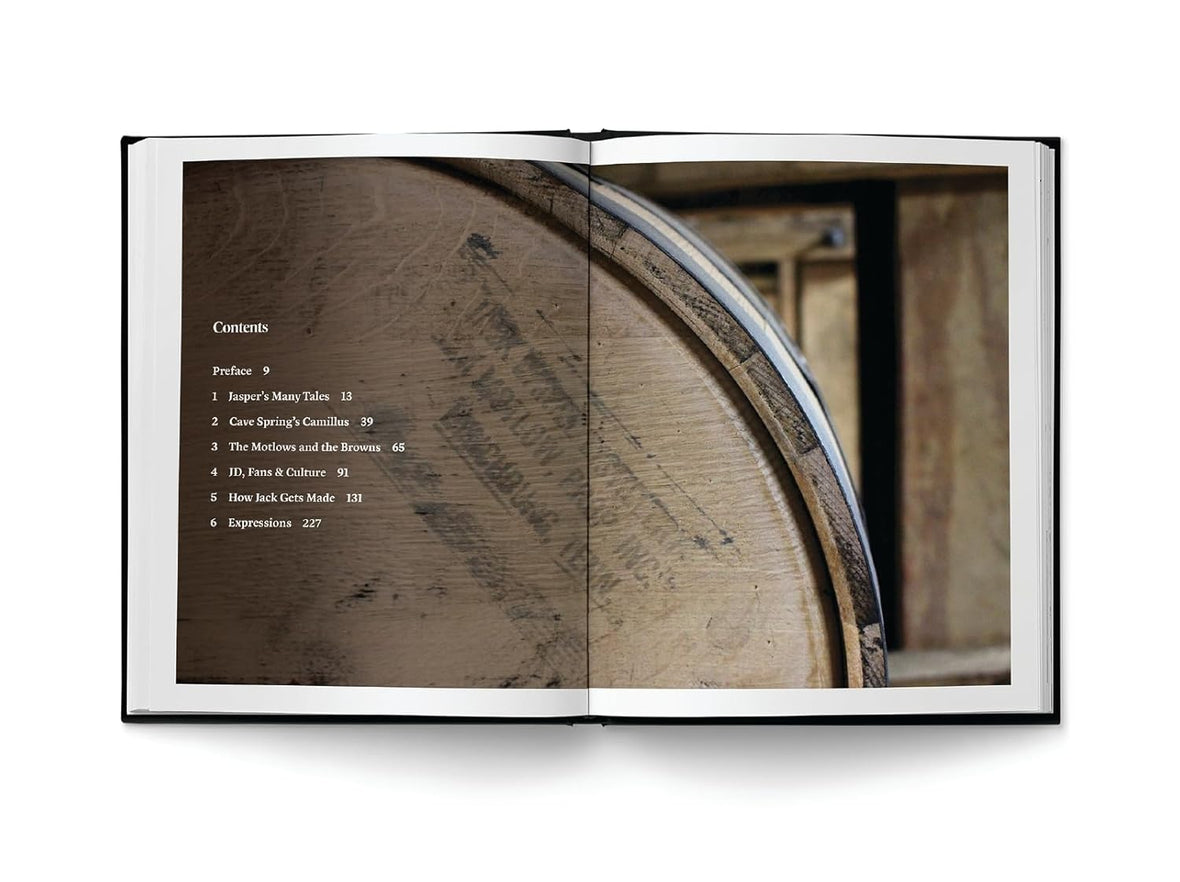Jack Daniels: Behind the Bottle: The Masters, the Whiskey, and the Legend of the American Icon