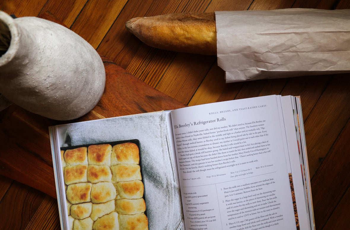 Baking in the American South: 200 Recipes and Their Untold Stories (A Definitive Guide to Southern Baking)