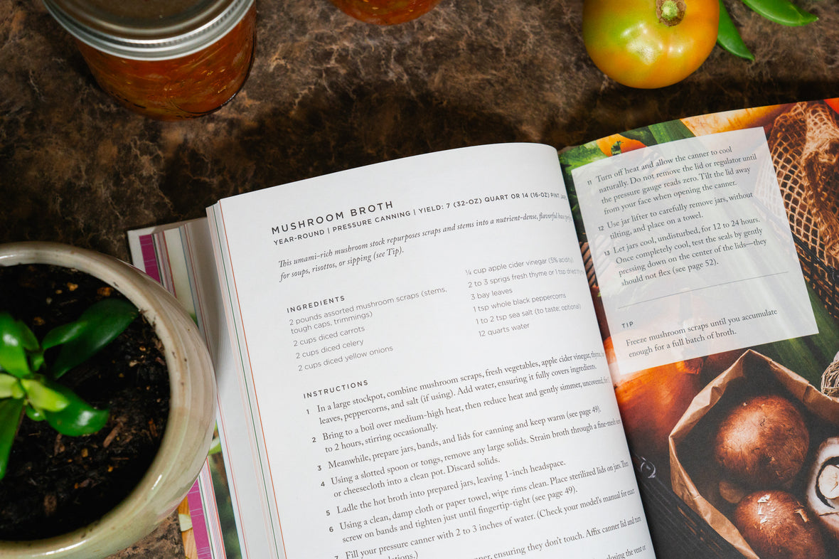 The Essential Canning Cookbook: Water Bath & Pressure Canning Recipes for Every Season